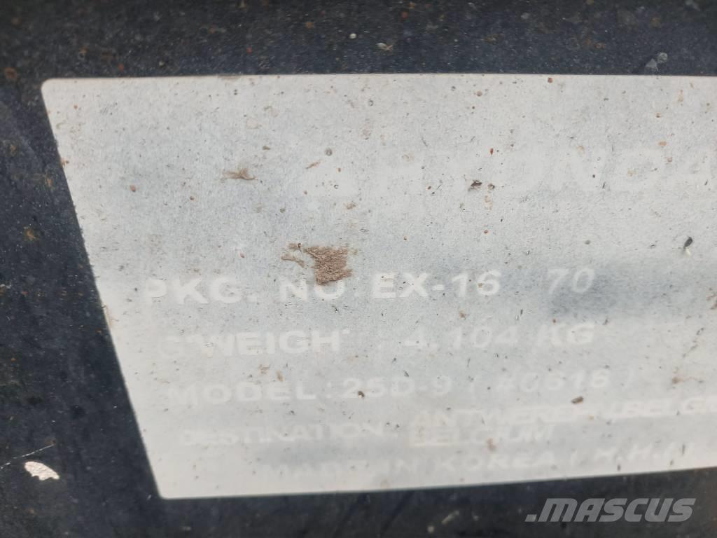 Hyundai 25 D-9 Chariots diesel