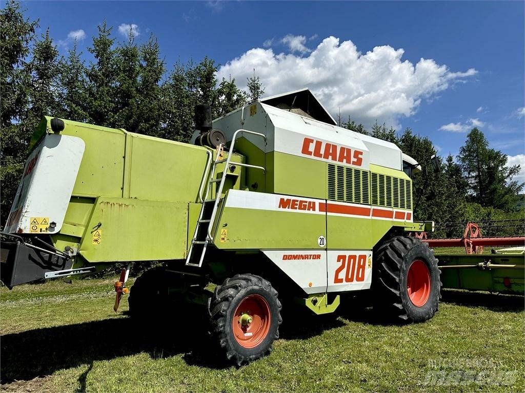 CLAAS Mega 208 Moissonneuse batteuse