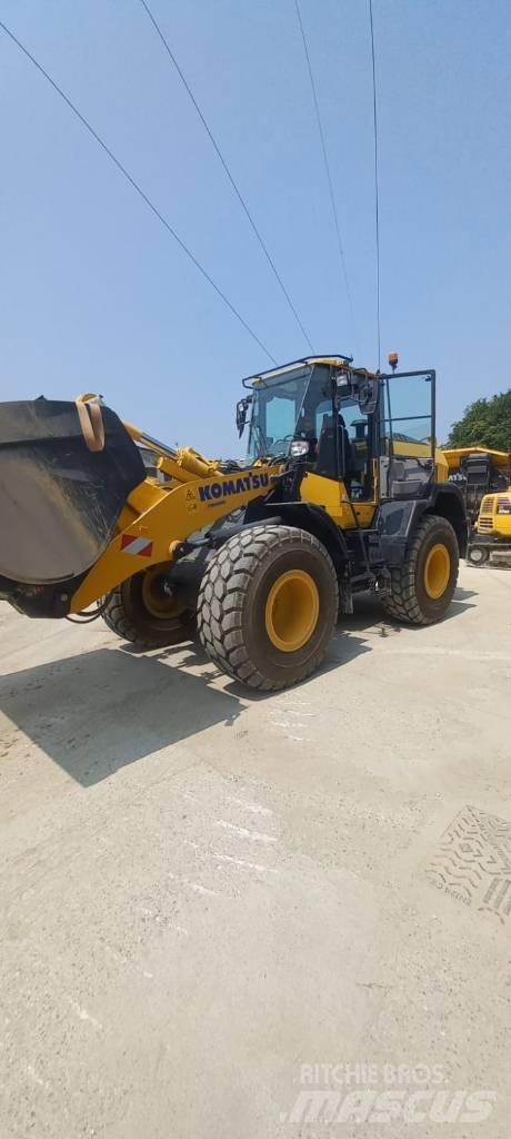 Komatsu WA270-8 Chargeuse sur pneus