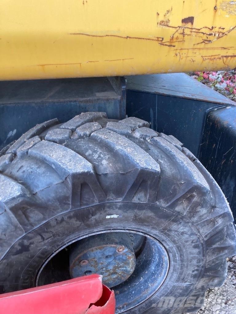 Komatsu PW 140-7 Pelle sur pneus