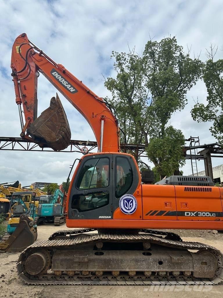 Doosan DX300 Pelle sur chenilles