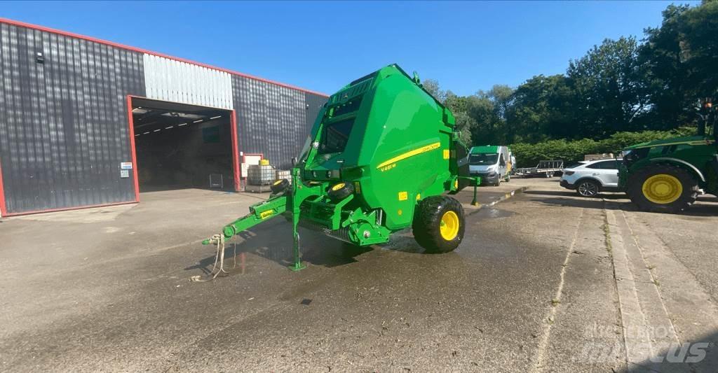 John Deere V461M Presse à balle ronde