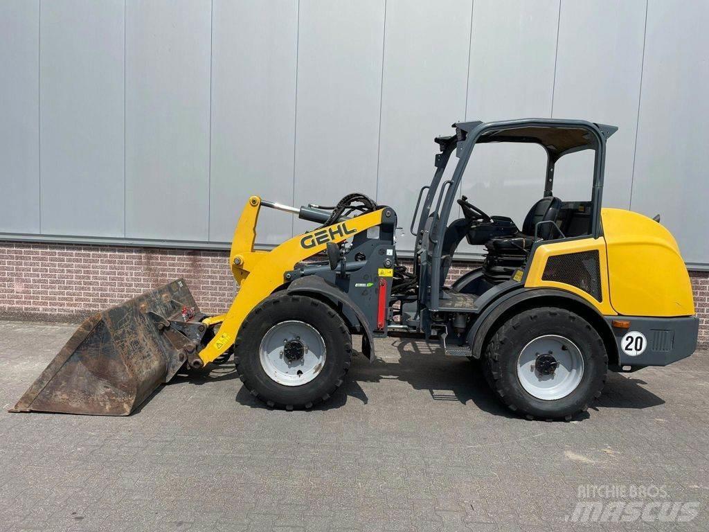 Gehl AL650 Chargeuse sur pneus