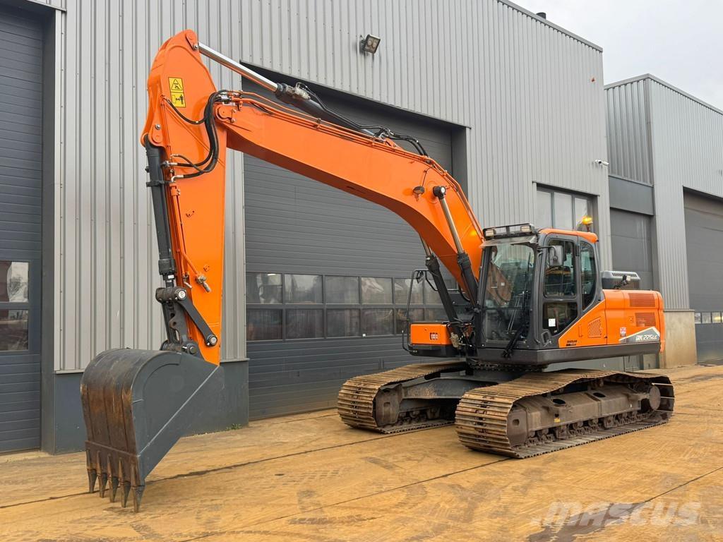 Doosan DX225LC-7 Pelle sur chenilles