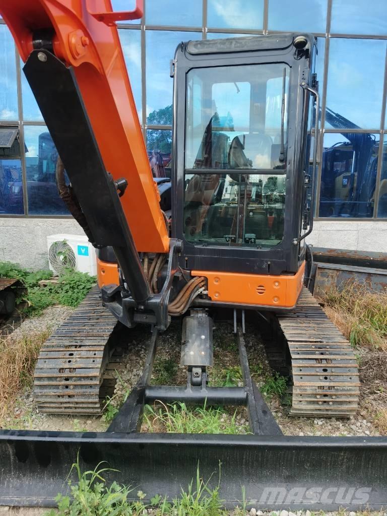 Hitachi ZX 50 U Mini pelle < 7t