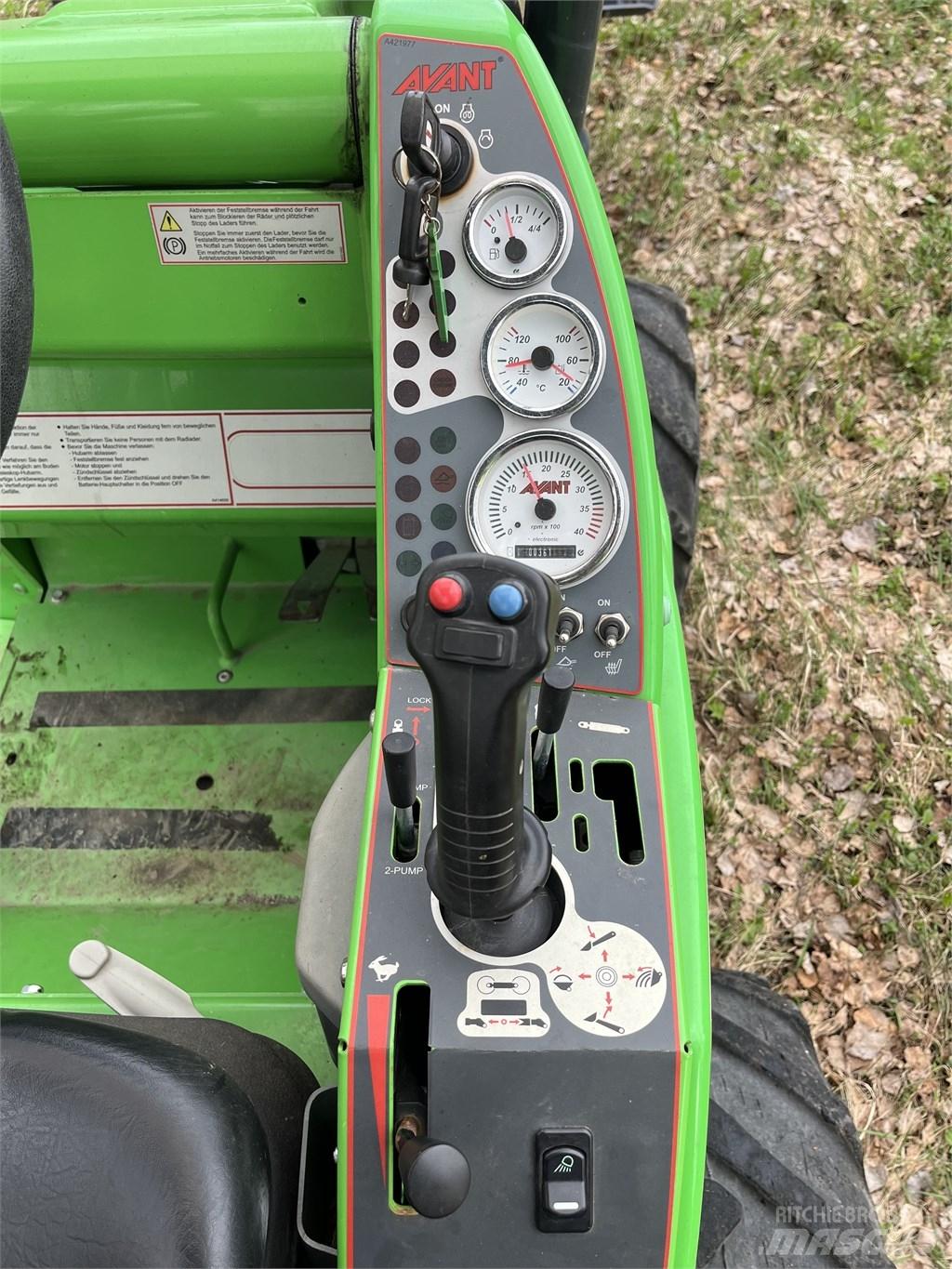 Avant M630 Mini chargeuse