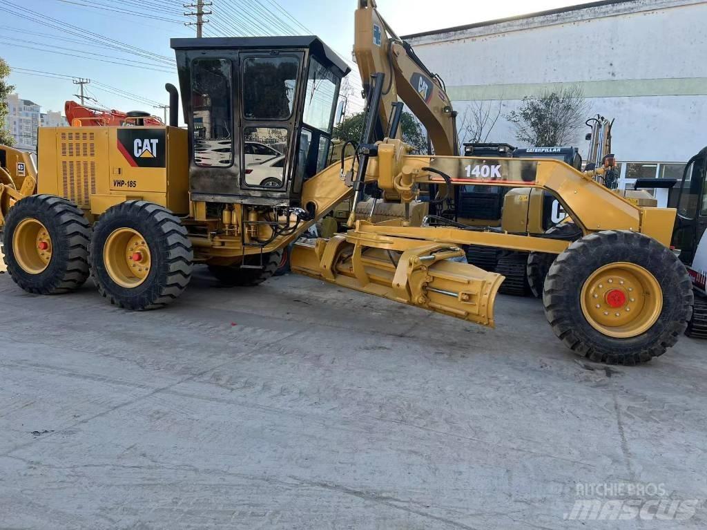 CAT 140K Niveleuse