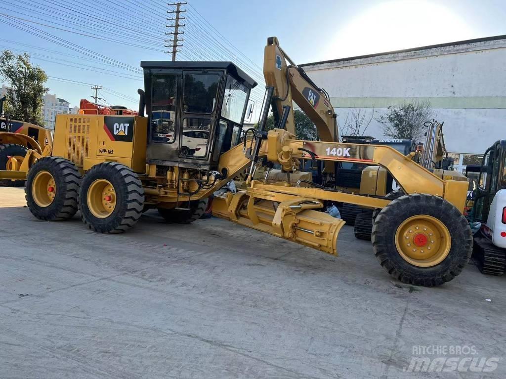 CAT 140K Niveleuse