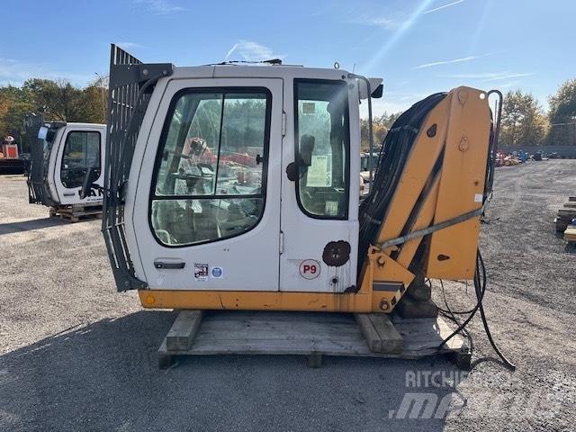 Liebherr A 934 C HD Cabine