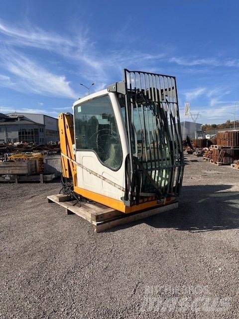Liebherr A 934 C HD Cabine