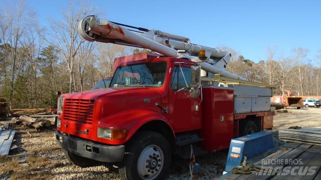 International 4700 Camion nacelle