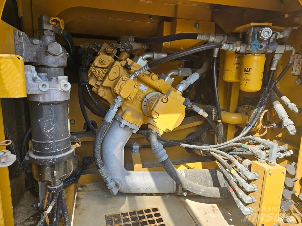 CAT 326 F L Pelle sur chenilles