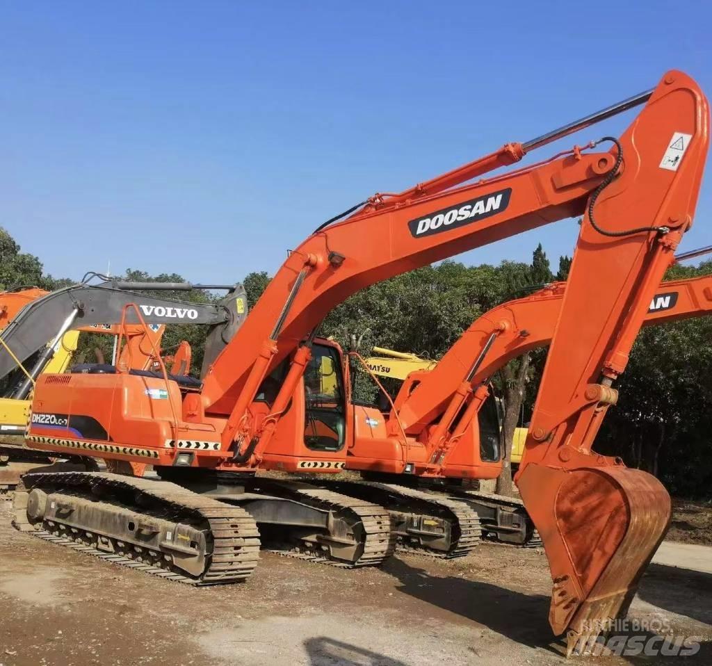 Doosan DH 220 Pelle sur chenilles