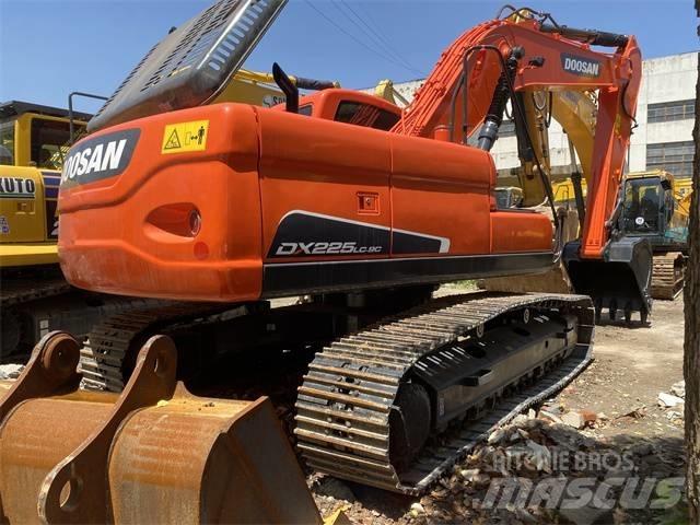 Doosan DX 225 LC Pelle sur chenilles