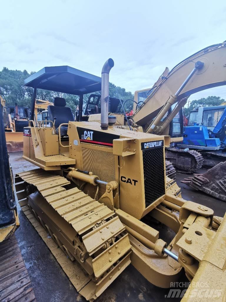 CAT D 3 C Bouteurs sur chenilles