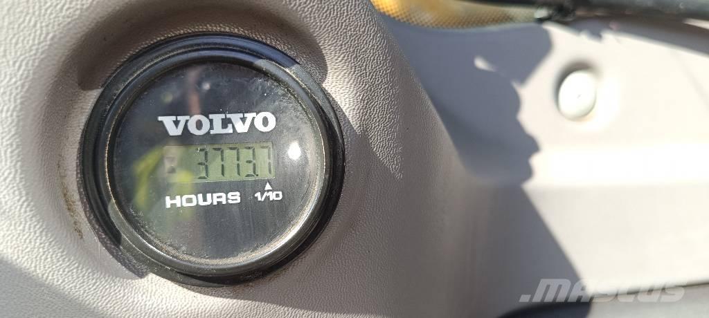 Volvo ECR235EL Pelle sur chenilles