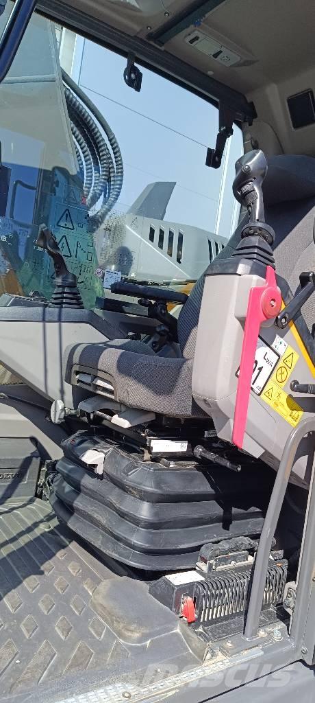 Volvo ECR235EL Pelle sur chenilles