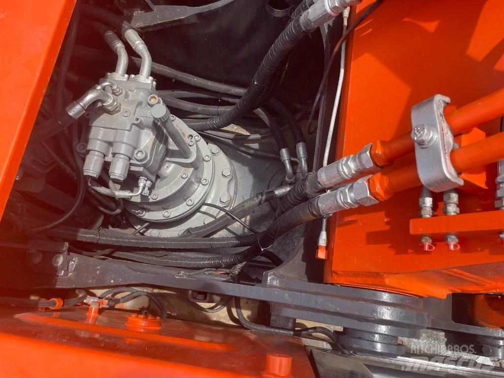 Hitachi ZX 200 Pelle sur chenilles