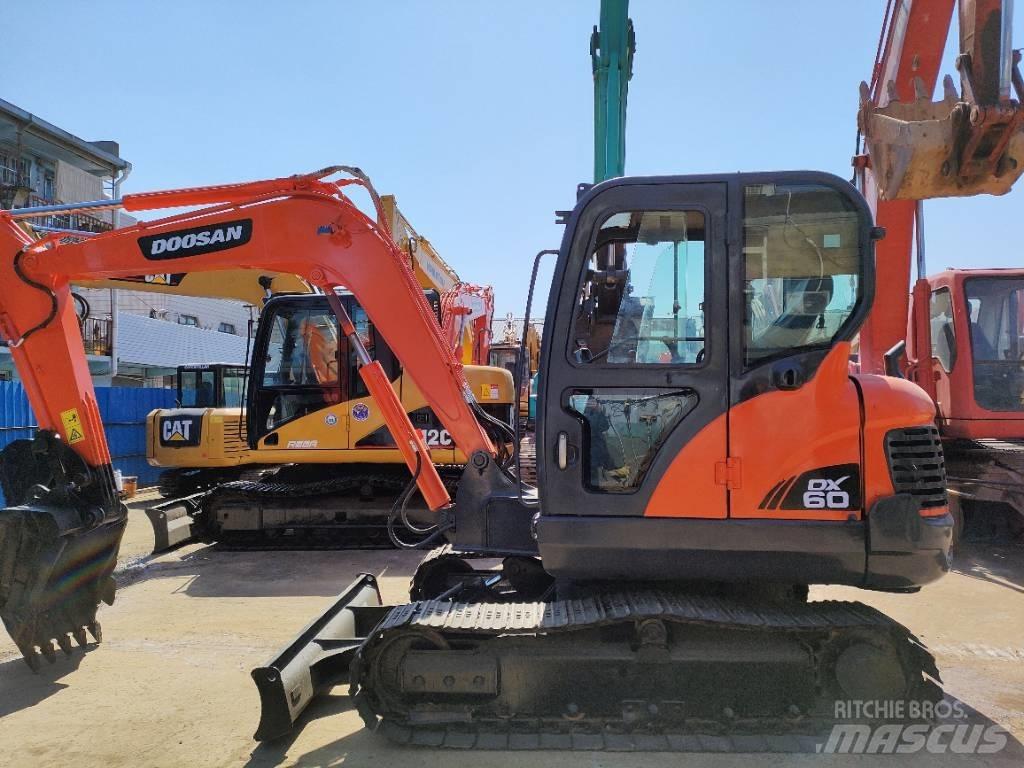 Doosan DX 60 Pelle sur chenilles