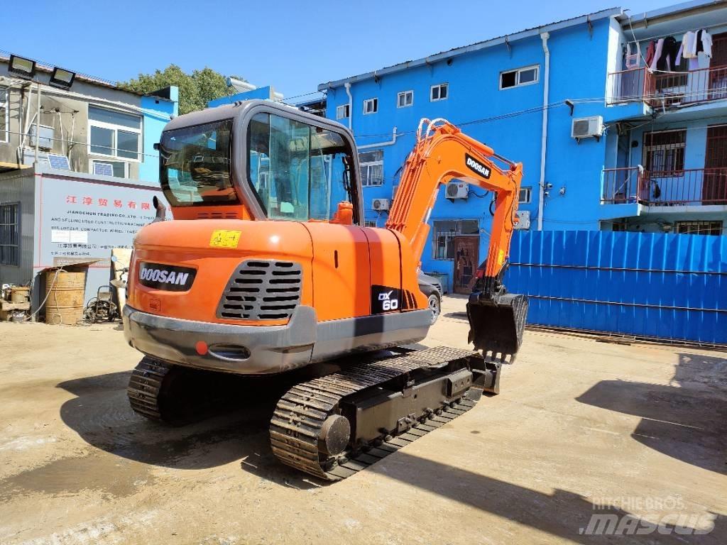 Doosan DX 60 Pelle sur chenilles