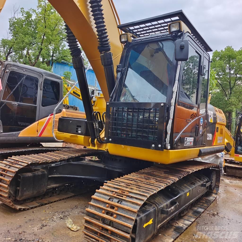 CAT 320D2 Pelle sur chenilles