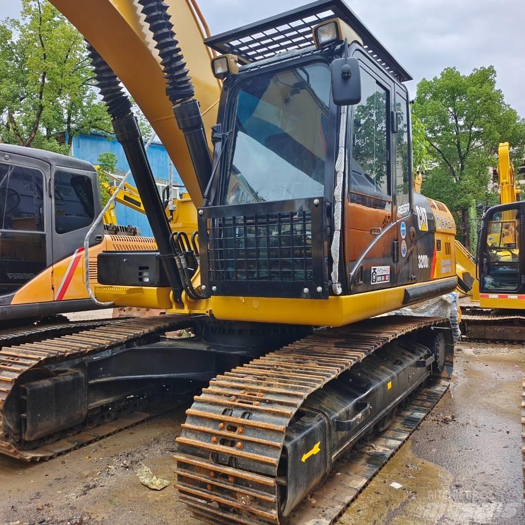 CAT 320D2 Pelle sur chenilles