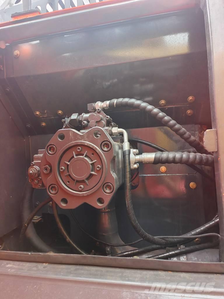 Doosan DX 300 LC Pelle sur chenilles