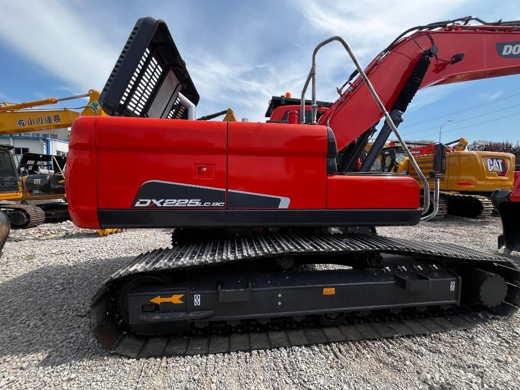 Doosan DX 225 Pelle sur chenilles