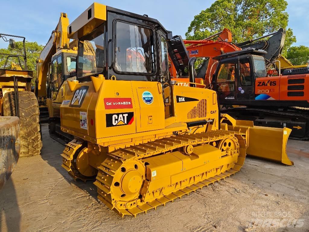CAT D 5 K Bouteurs sur chenilles