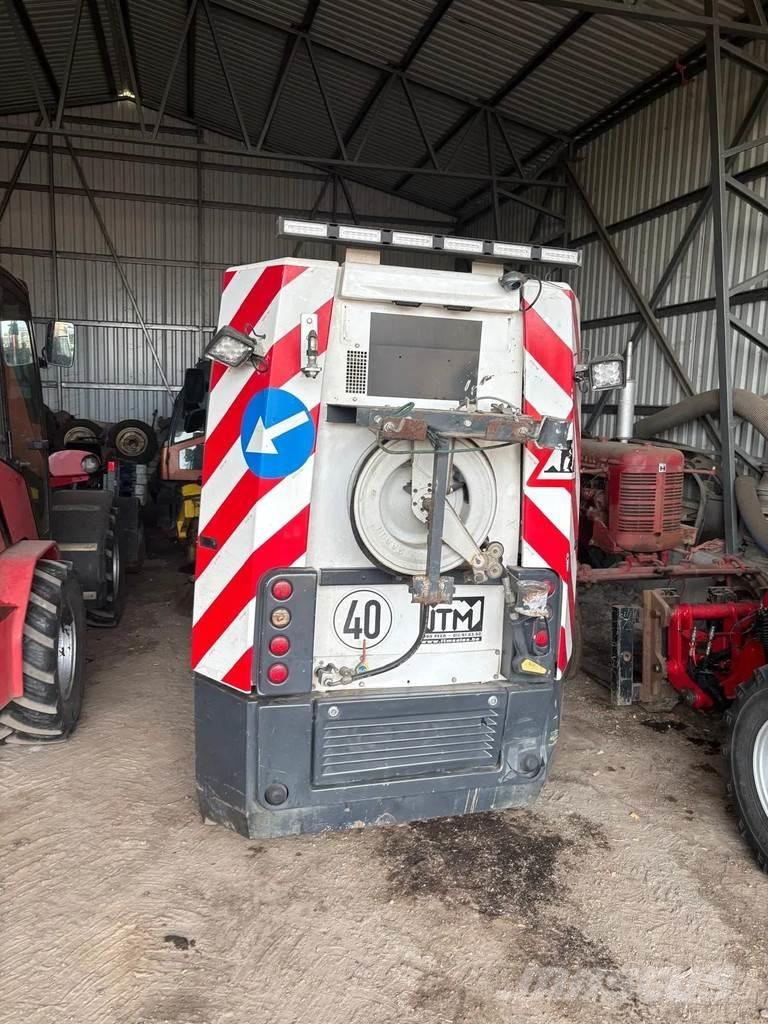 Aebi MFH 2500 Balayeuse / Autolaveuse
