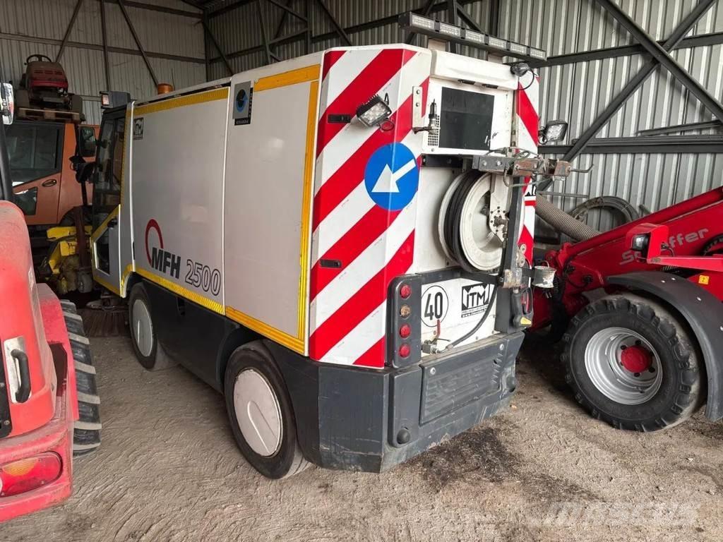 Aebi MFH 2500 Balayeuse / Autolaveuse