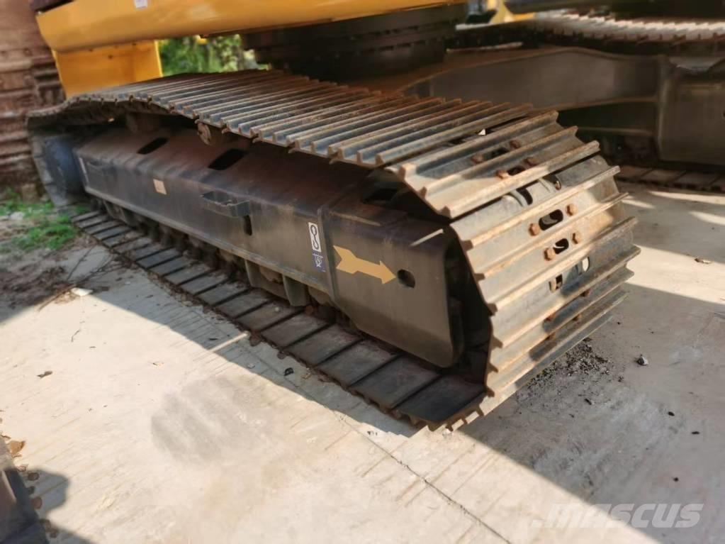 Komatsu PC 220-7 Pelle sur chenilles