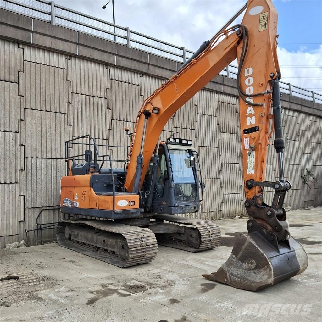 Doosan DX 140 LC Pelle sur chenilles