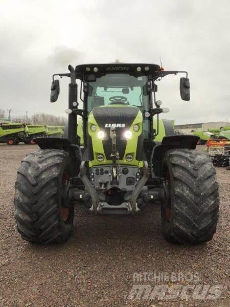 CLAAS AXION 810 Tracteur