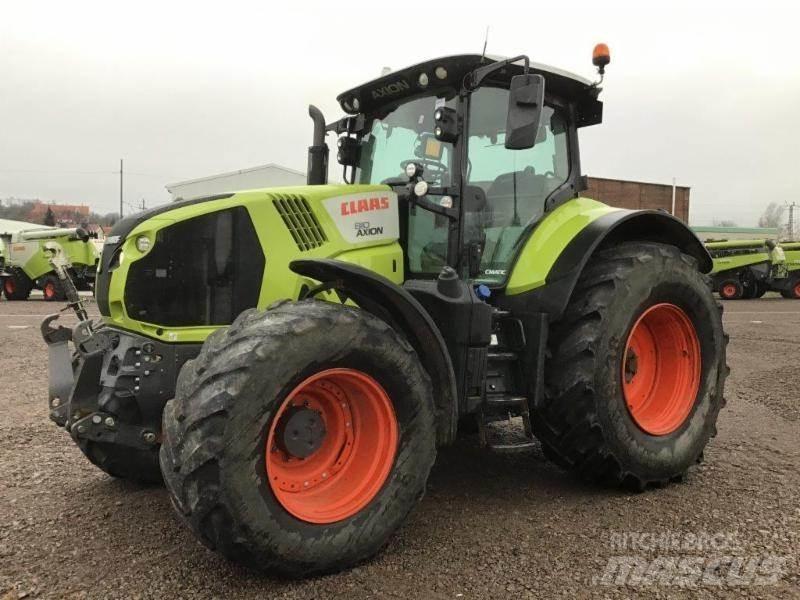 CLAAS AXION 810 Tracteur
