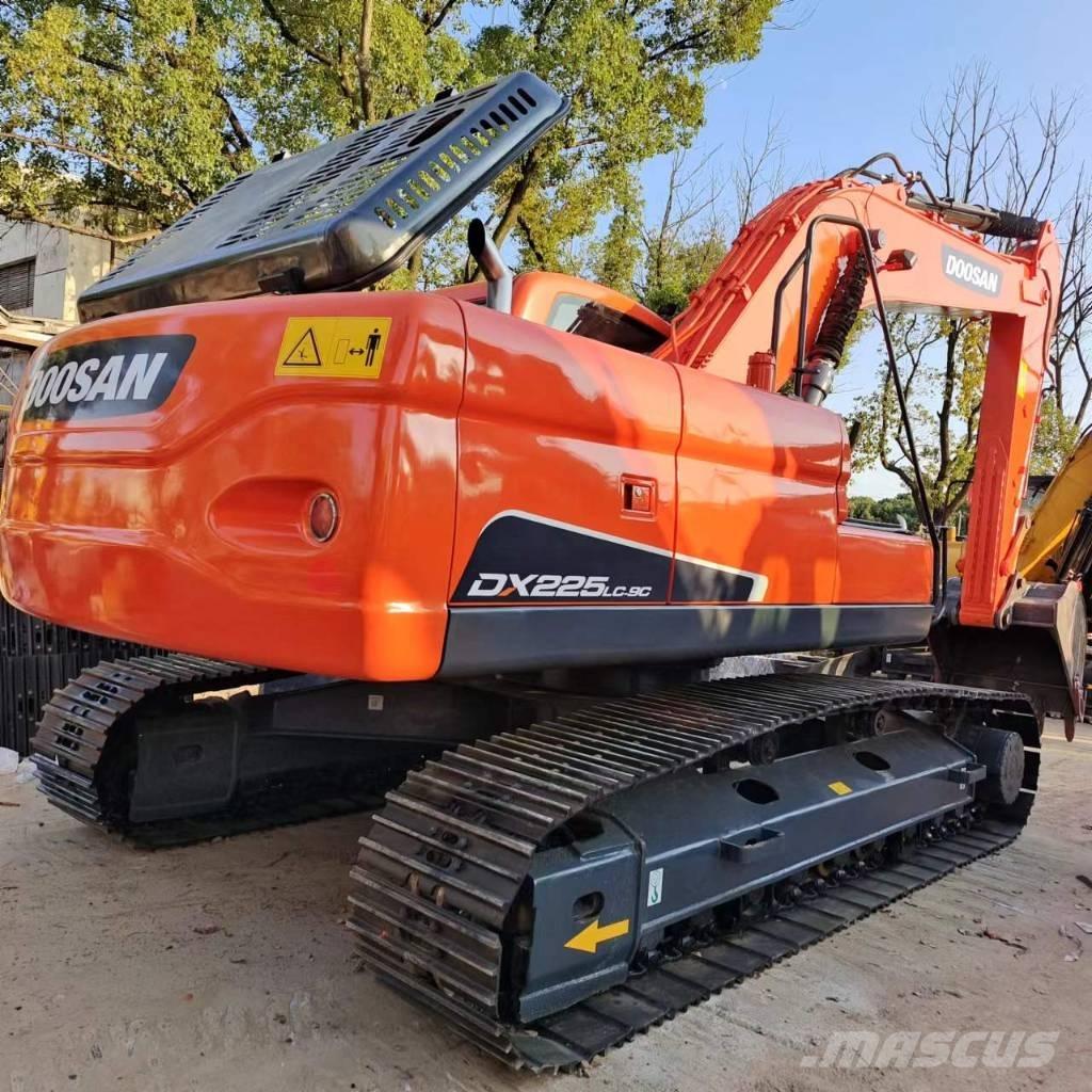 Doosan DX 225 LC Pelle sur chenilles
