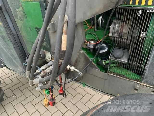 John Deere 2450 Tracteur