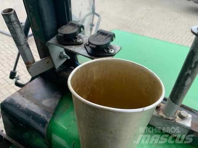 John Deere 2450 Tracteur
