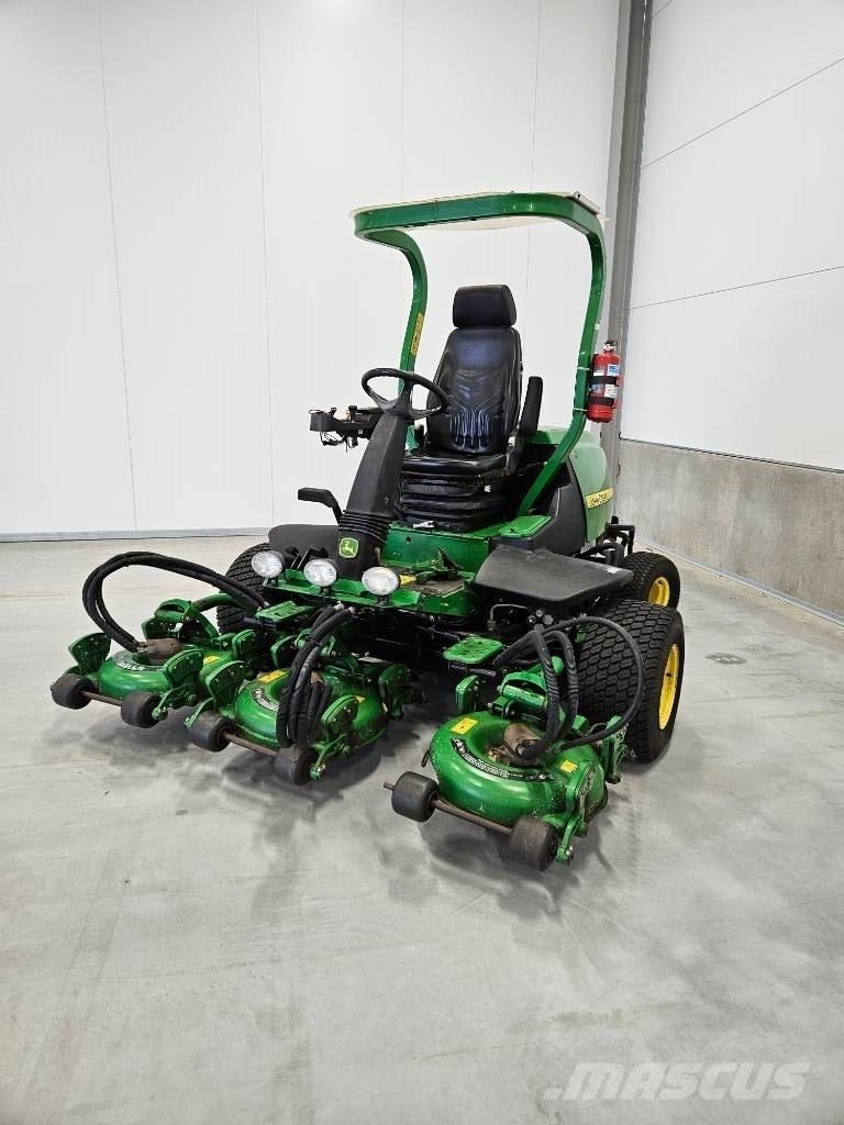 John Deere 8800 Tondeuses montées