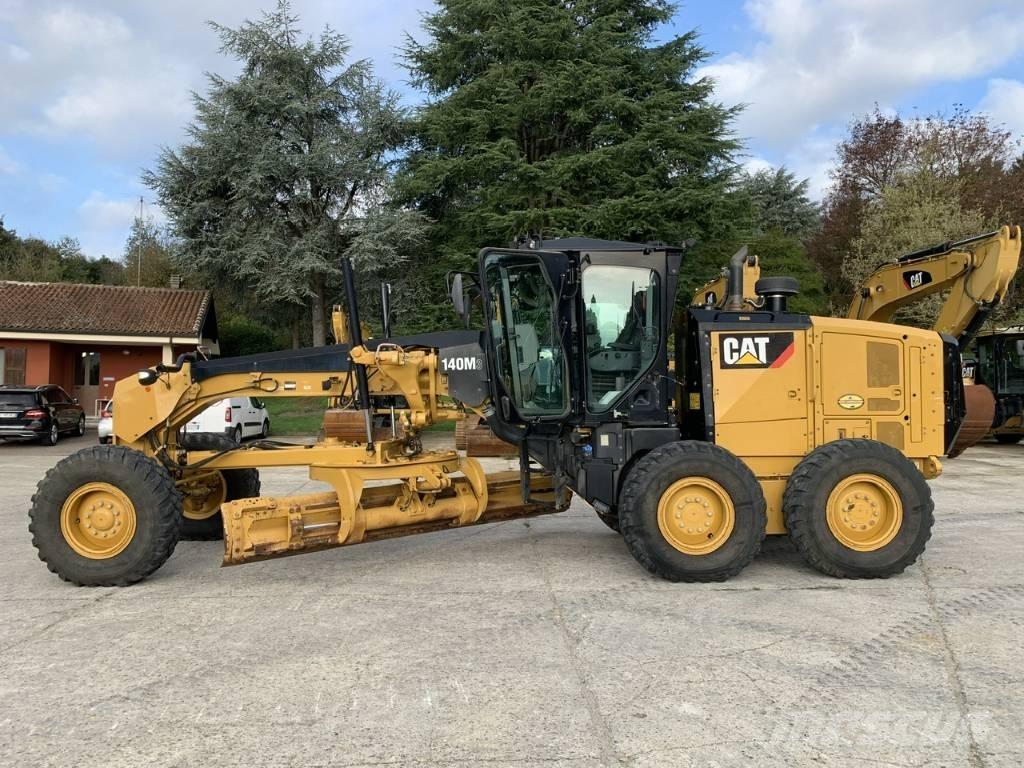 CAT 140 M 3 Niveleuse