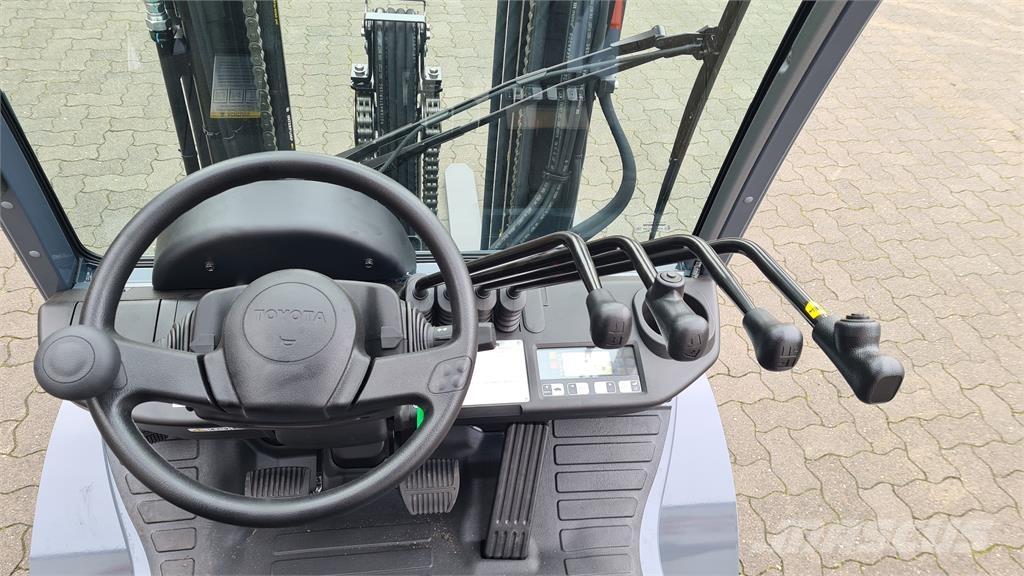 Toyota 02-8FGF25 Chariots GPL