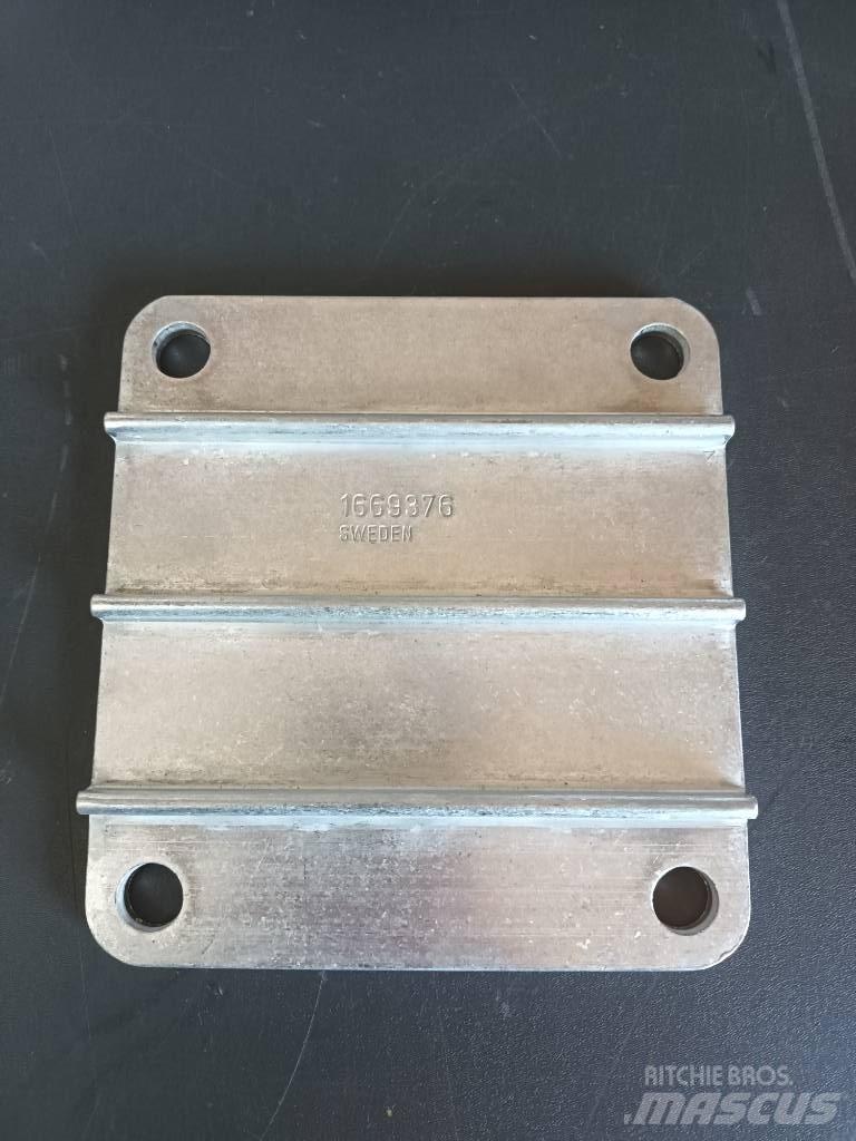 Volvo COVER 1669376 Moteur