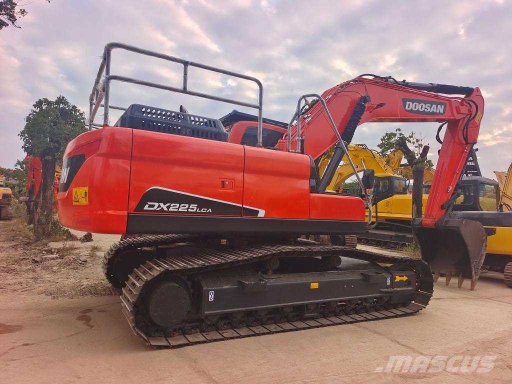 Doosan DX 225LCA Pelle sur chenilles