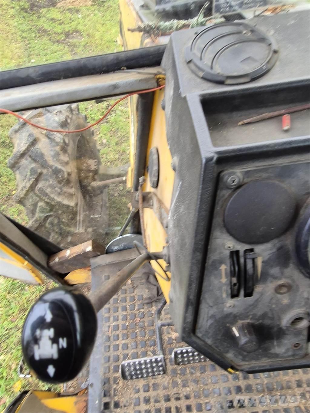 Valtra 715M Tracteur