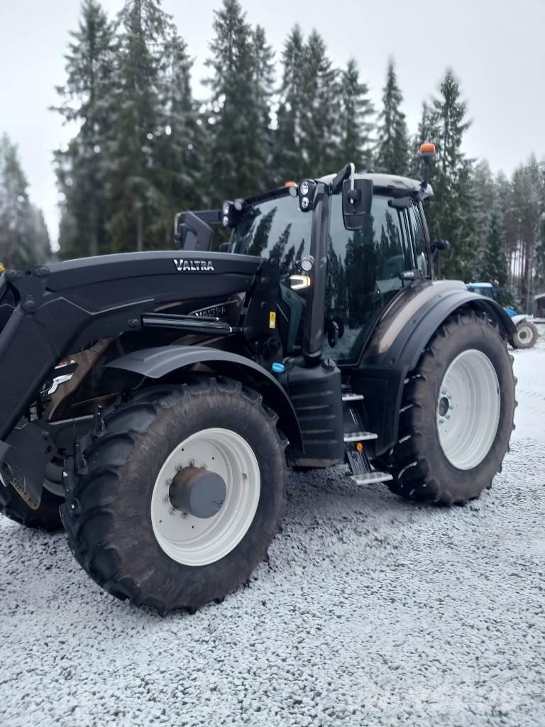 Valtra T 235 Tracteur