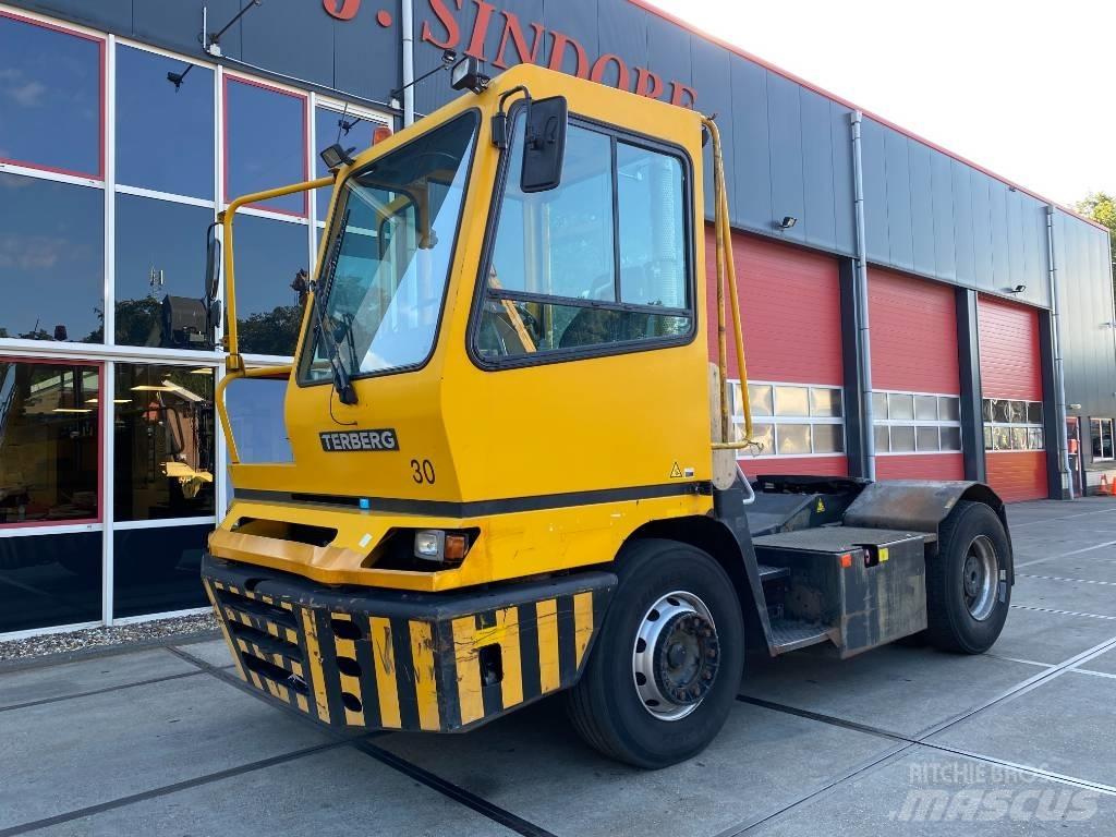 Terberg YT 222 Tracteur de manœuvre