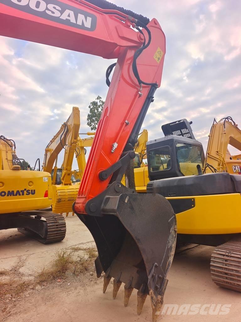 Doosan DX225LC-9C Pelle sur chenilles