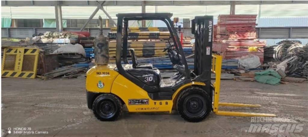 Komatsu FD 30 T-14 Chariots diesel
