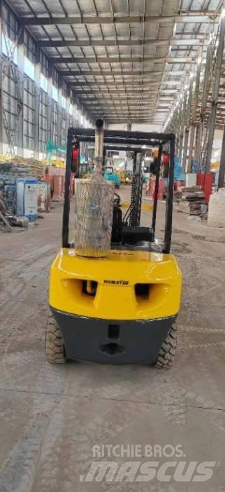 Komatsu FD 30 T-14 Chariots diesel