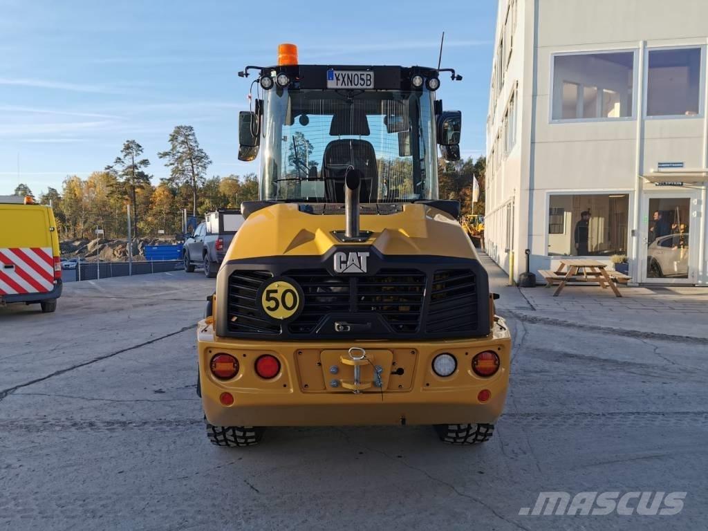 CAT 908 Chargeuse sur pneus